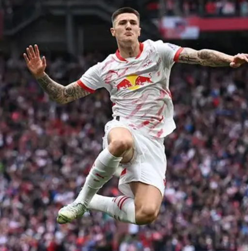 曼聯(lián)鋒線動態(tài)：舍什科傷情與非洲杯球員去留分析